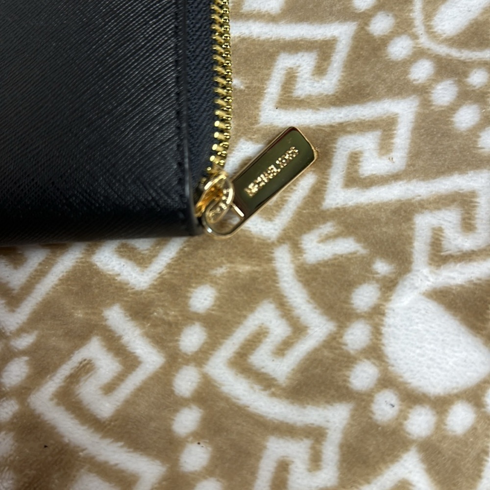 Micheal Kors Black Quarterzip Wallet NWOT - Picture 9 of 9